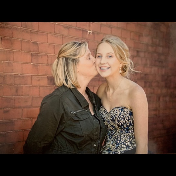 Meet your Posher, Jessica - Picture 1 of 1